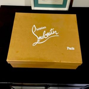 Wine color Christian’s louboutin red bottoms size 6
